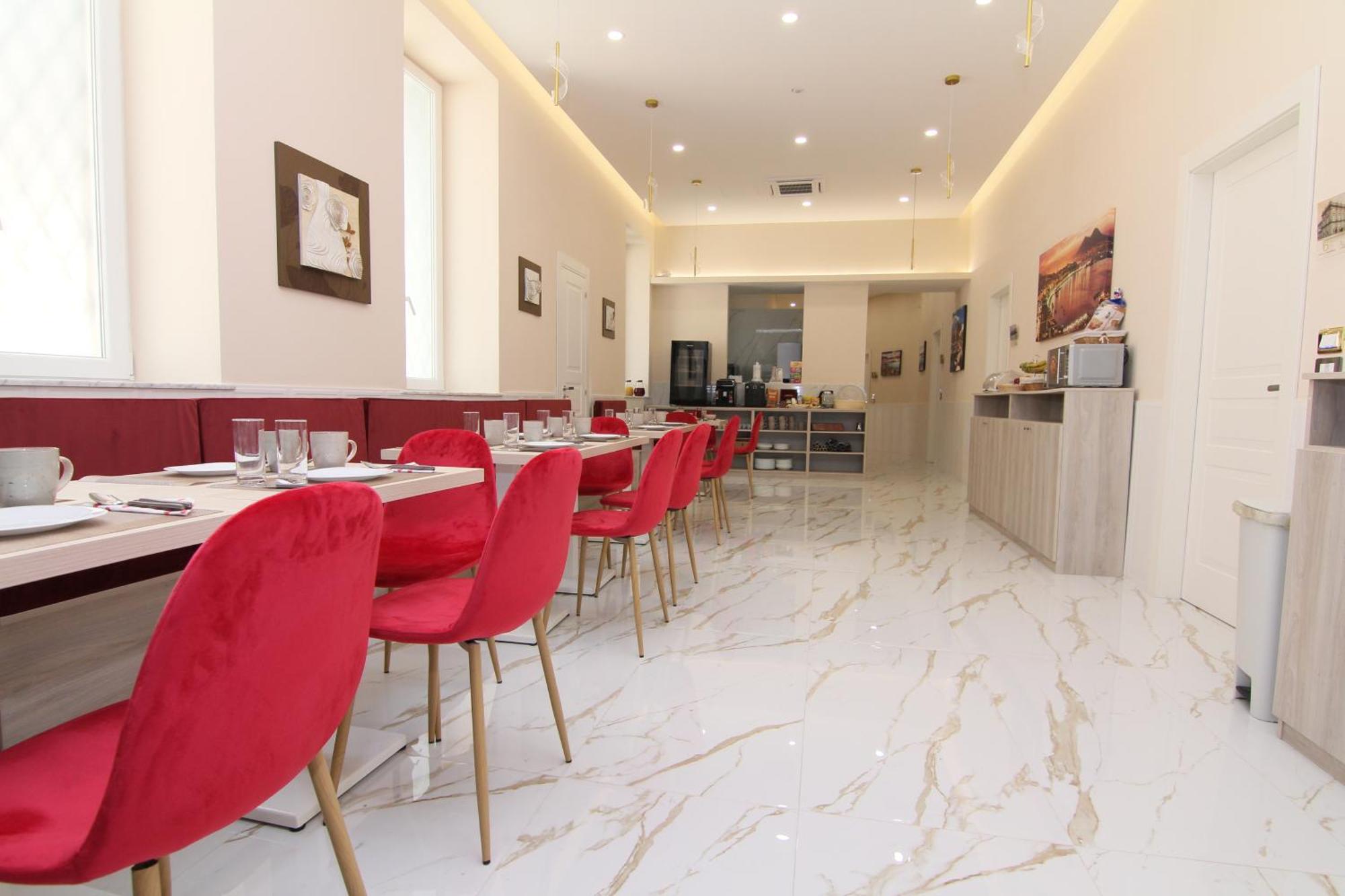 Auroom نابولي المظهر الخارجي الصورة
