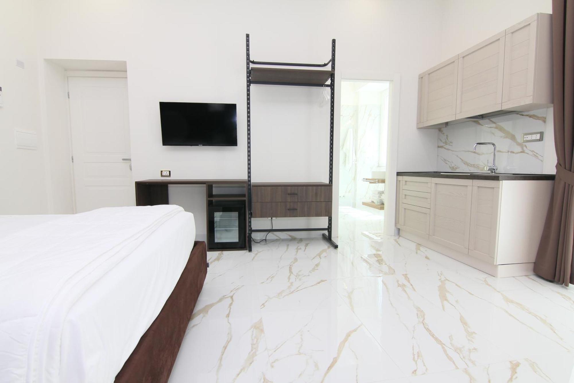 Auroom نابولي المظهر الخارجي الصورة